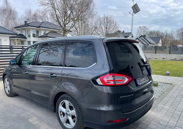 Ford Galaxy cena 79000 przebieg: 174000, rok produkcji 2017 z Koszalin małe 211